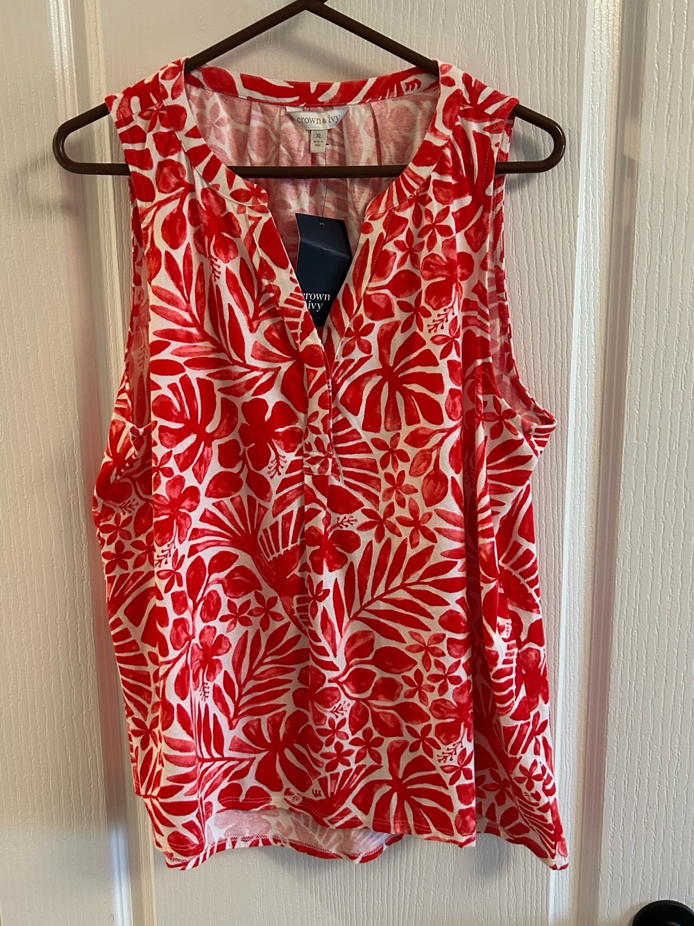 crown & ivy Red and White Sleeveless Floral Tank